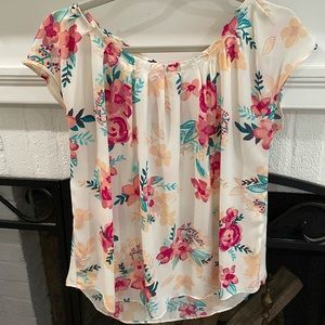 Floral short sleeve blouse